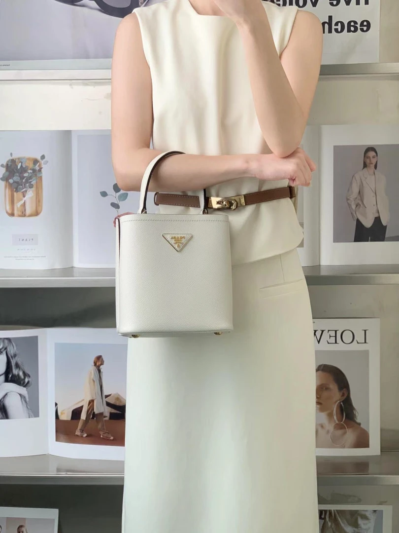 99新 Prada/普拉达 prada 水桶白色/无公价/优选