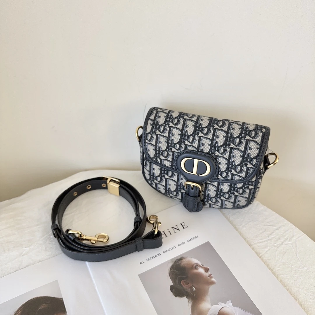 99新 DIOR/迪奥 dior bobby中号老花/优品