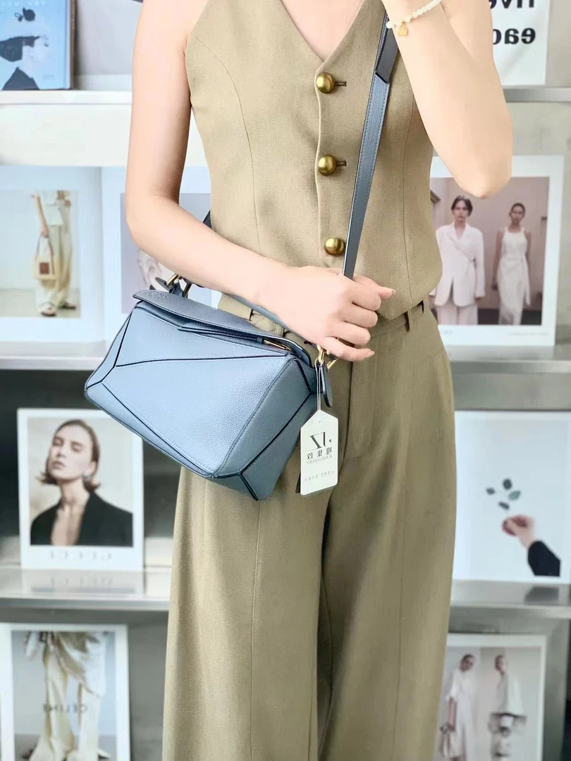 99新 LOEWE/罗意威 罗意威puzzle几何包小号蓝色包/优品