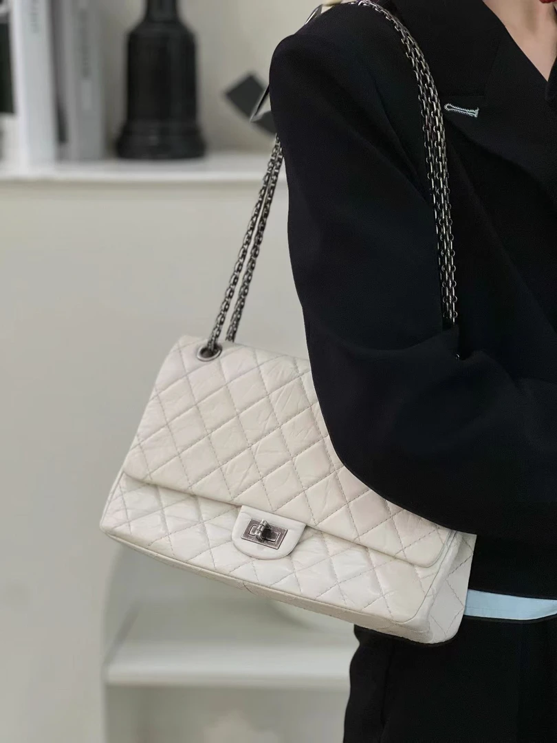 99新 Chanel/香奈儿 香奈儿2.55中号白银包/优品