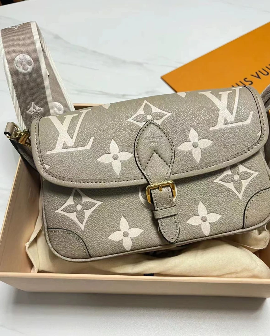 99新 LouisVuitton/路易威登 lv法棍大象灰包/21300/优品