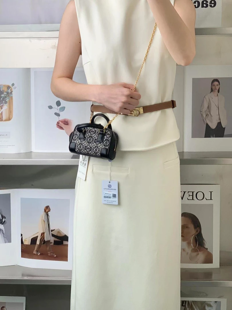 99新 LOEWE/罗意威 罗意威amazona mini黑花包/优品