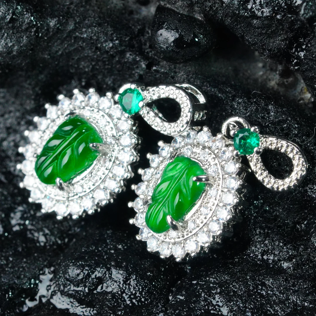 天然翡翠叶子吊坠精美时尚百搭女士镶嵌高冰多样性发其一YY050