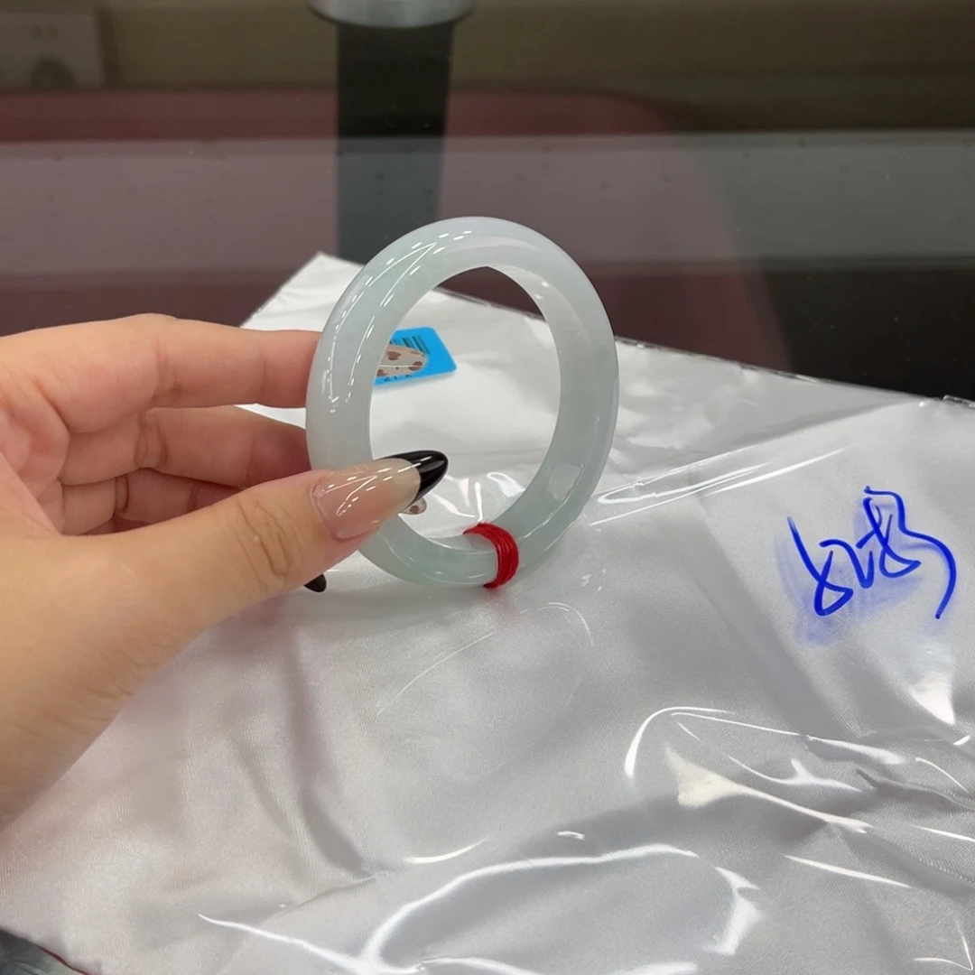 翡翠手镯未镶嵌523圈口