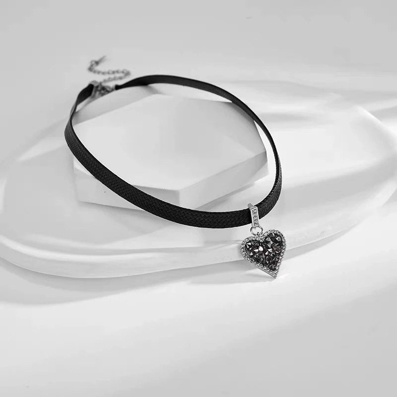 合金项链 枪黑爱心短款黑色简约百搭颈链个性时尚设计感项链饰品