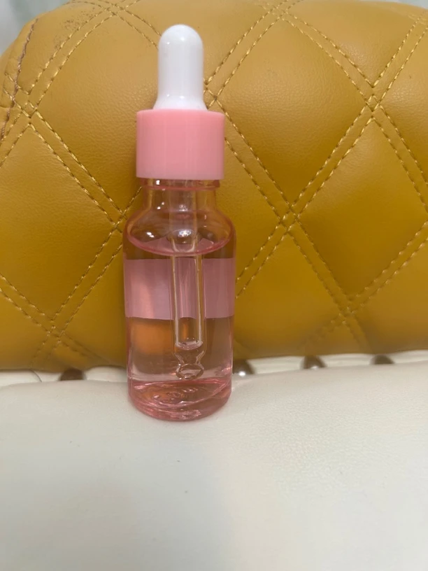 伯爵粉色透明玻璃瓶子