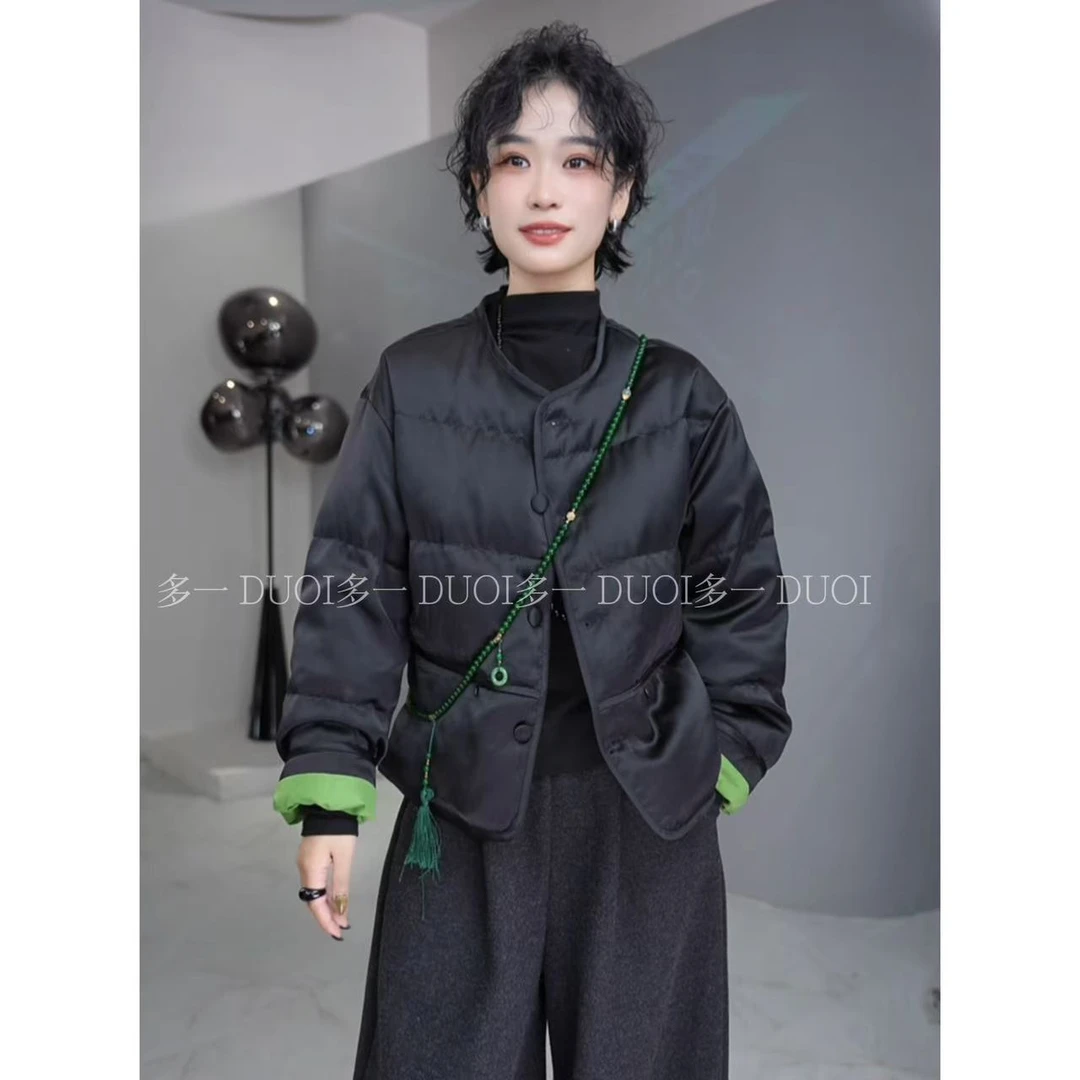 多一“青绿”2024冬季简约高级感圆领单排包扣长袖外套