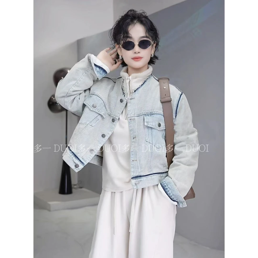 多一“望舒”2024冬季复古无领毛边撞色线条拼接牛仔羽绒服