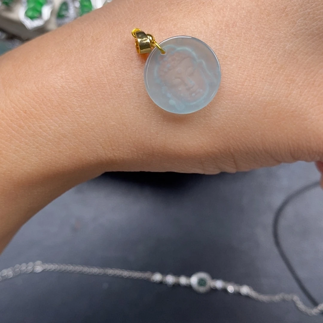 翡翠颈饰未镶嵌翡翠