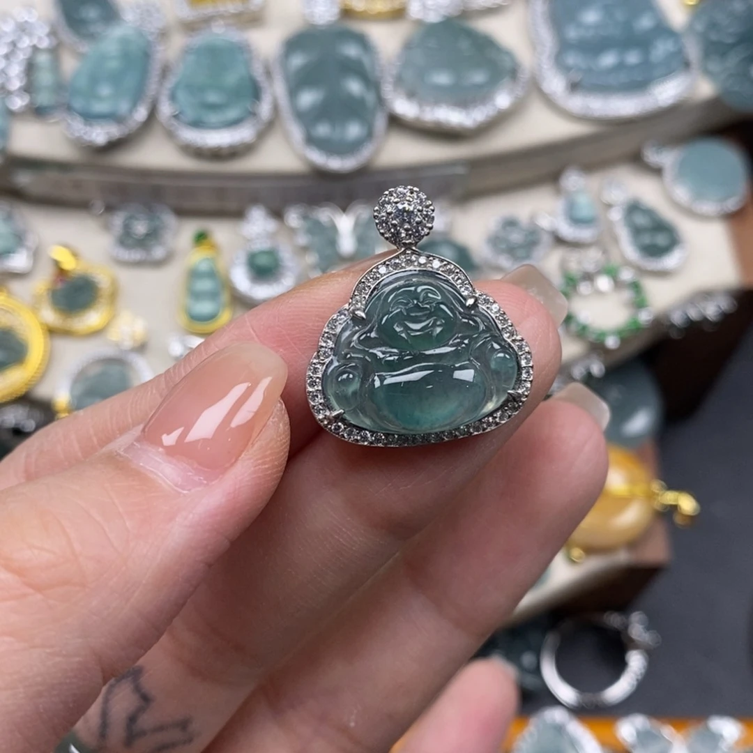 翡翠颈饰未镶嵌翡翠