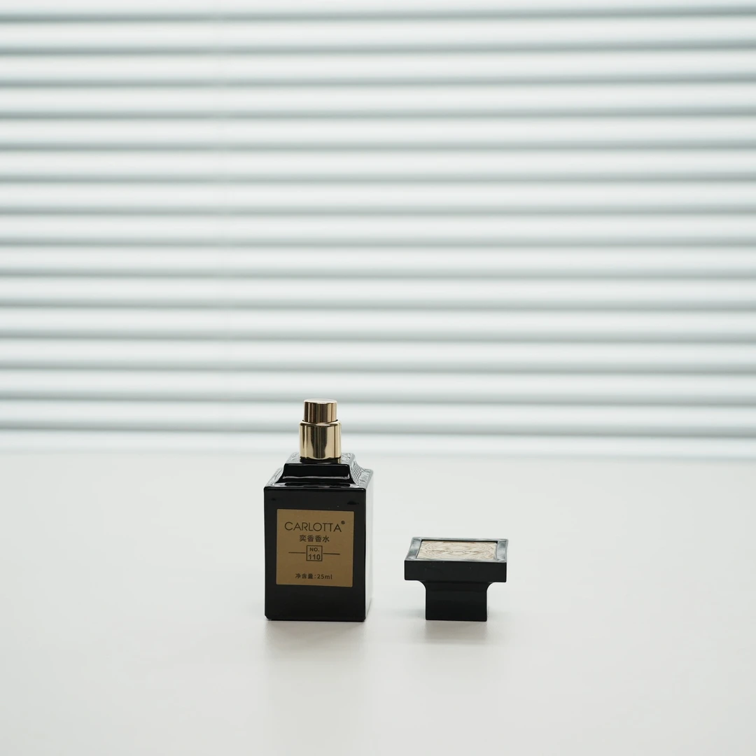 【奢靡皮革】CARLOTTA/奕香110号香水 25ml