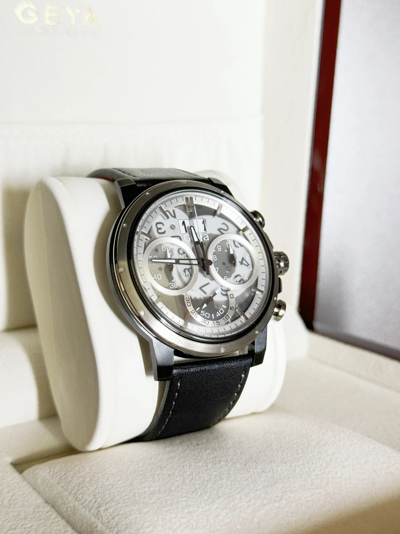 GEYA/格雅格雅石英男士腕表黑色皮带运动计时多功能05015