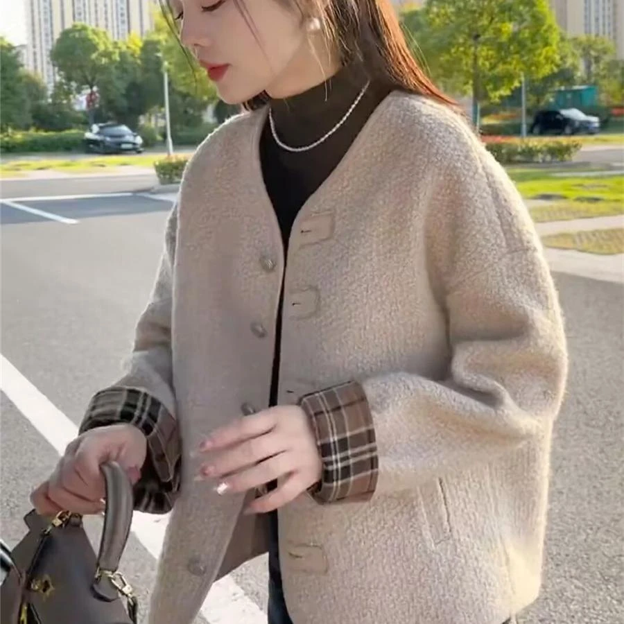 小香风加厚羊羔毛外套女2024秋冬季显瘦时尚拼接圆领宽松皮毛一体