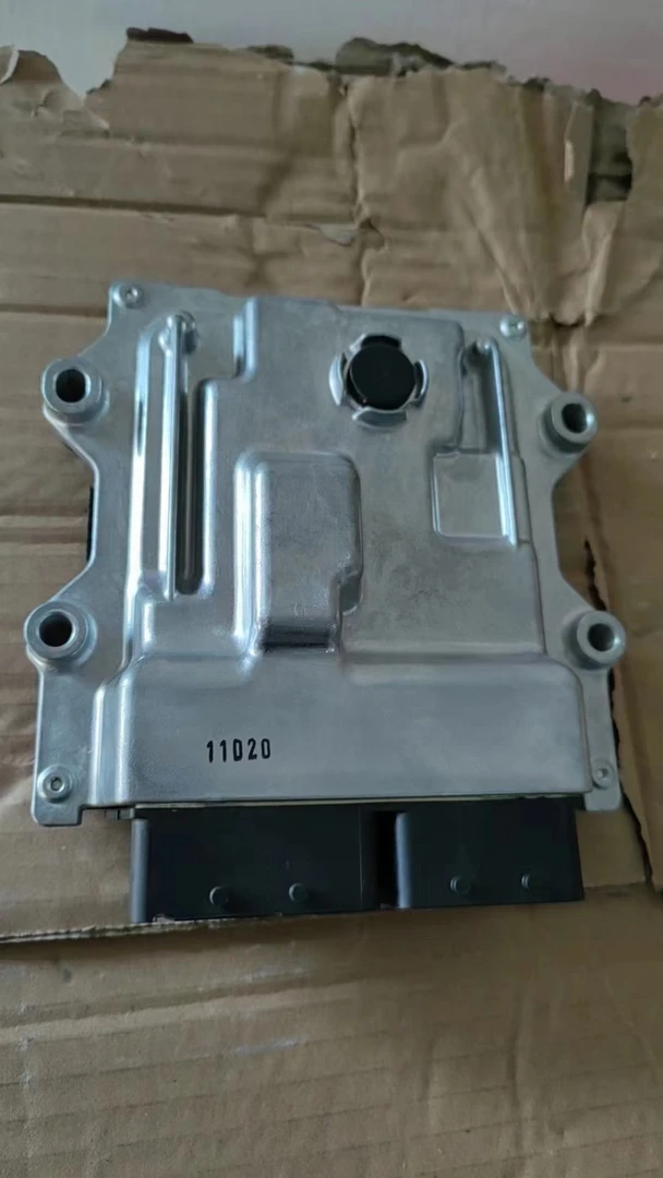 卡特303、305发动机电脑板