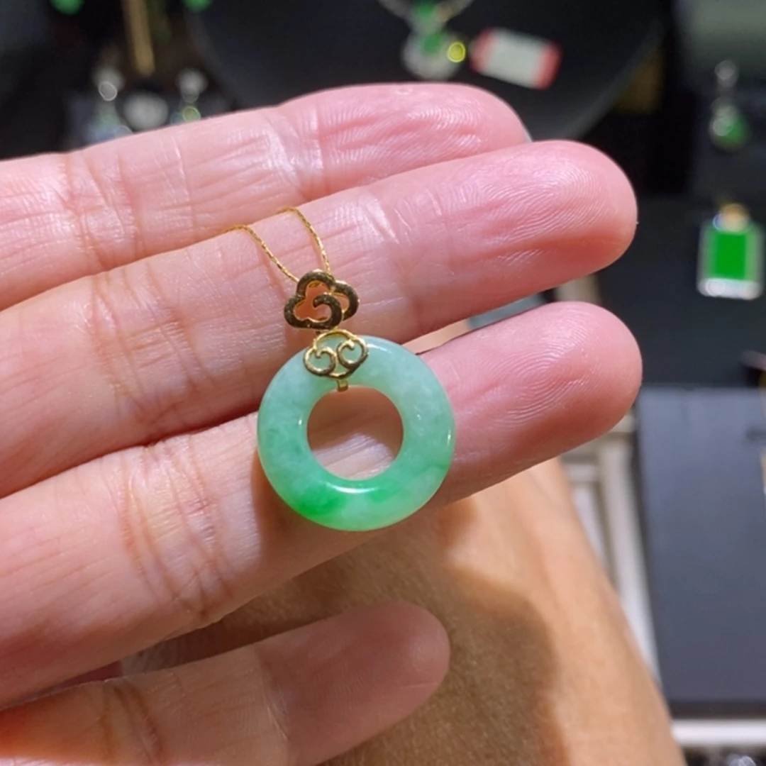 【闪购商品】翡翠颈饰18K金镶嵌吊坠