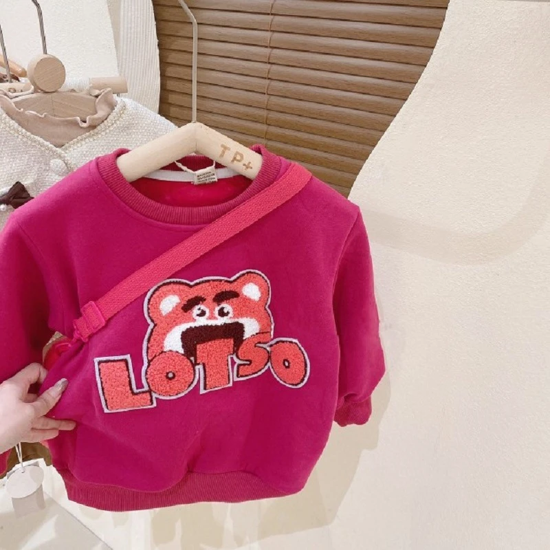 女童秋冬加绒卫衣2023新款洋气儿童卡通草莓熊套头衫宝宝长袖上衣