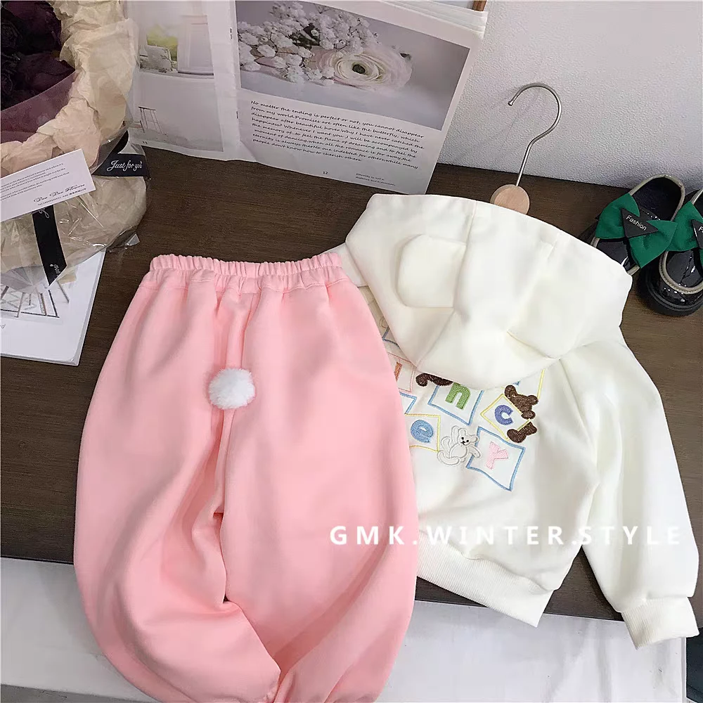 女童裤子秋季2025新款运动裤春宝宝秋款儿童秋装时髦洋气纯色卫裤