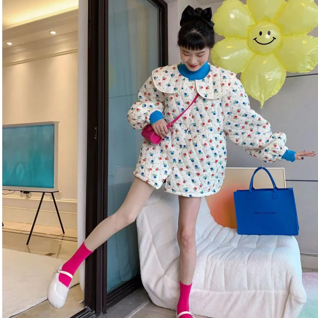 奶白色碎花娃娃领棉服外套