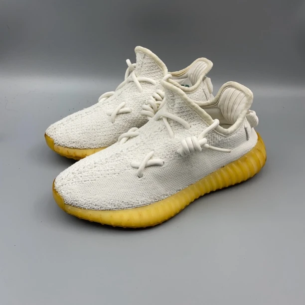 37.5码230 二手 adidas 椰子350 休闲鞋 鞋边有污渍 无原盒