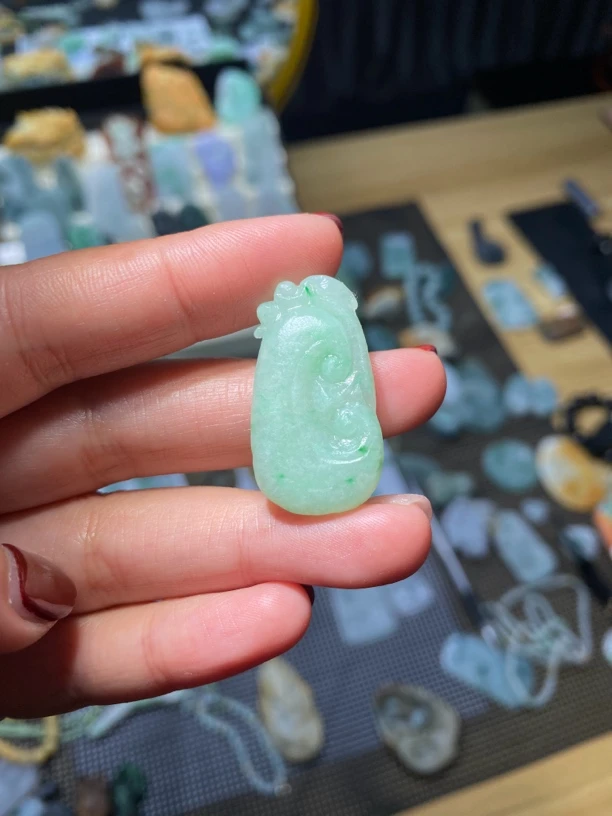 天然缅甸A货翡翠 绿如意