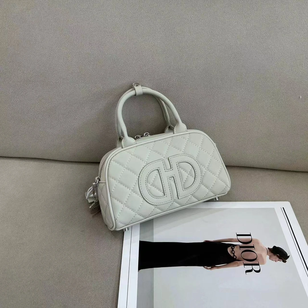 9557 新款时尚简约手提单肩斜跨女包 C1-9