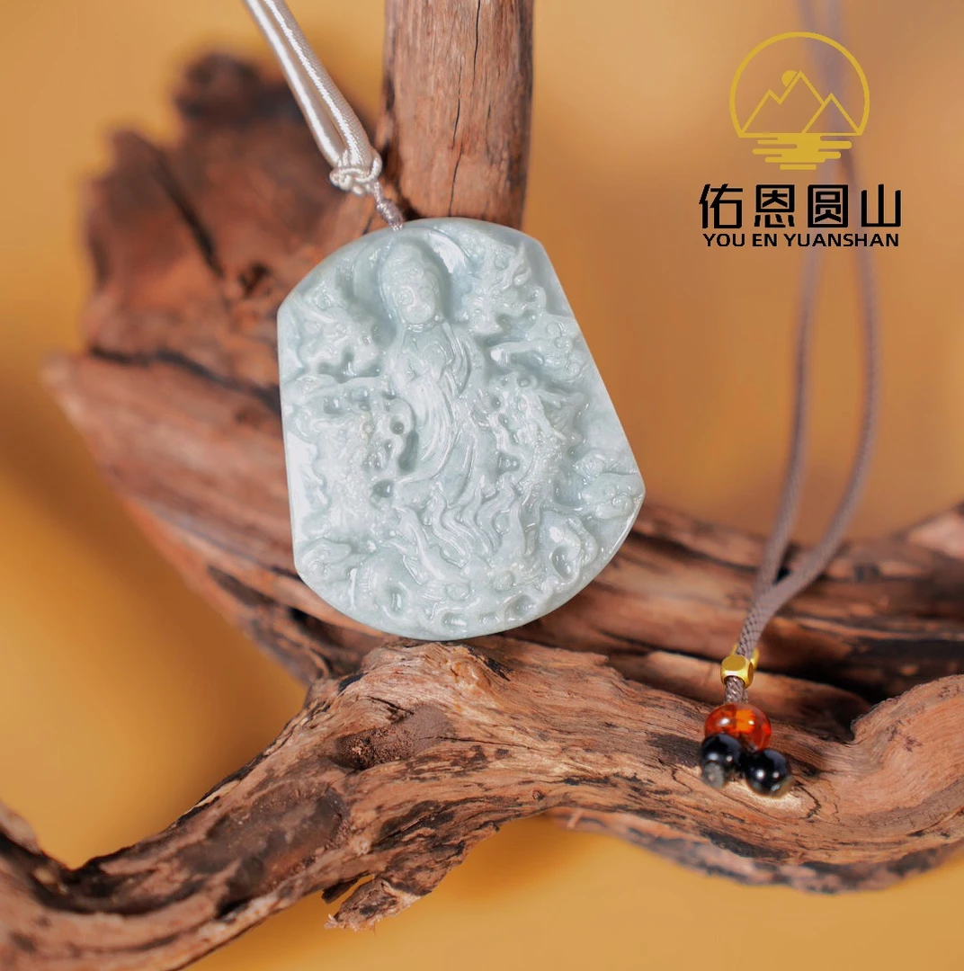 九龙护主天然A货翡翠观音吊坠（颜色有差异 多样性发货 拍一发一)