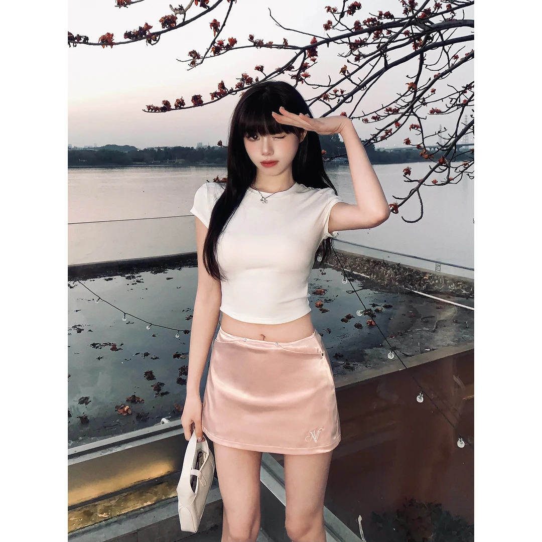 画解WAHJU【月光与诗】百搭修身显瘦设计感纯色T恤W24AE8275W