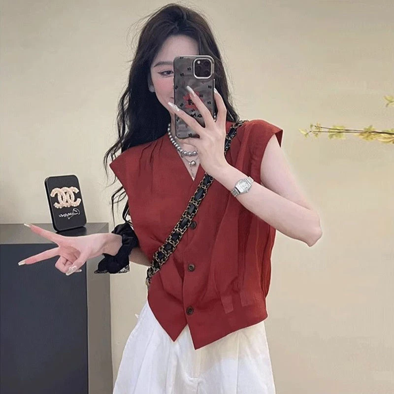 韩版时尚气质减龄V领无袖衬衣夏季新款小众设计收腰显瘦压褶上衣