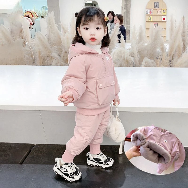 女宝宝冬装套装2023女孩冬季保暖连帽两件套女童加绒加厚洋气儿童
