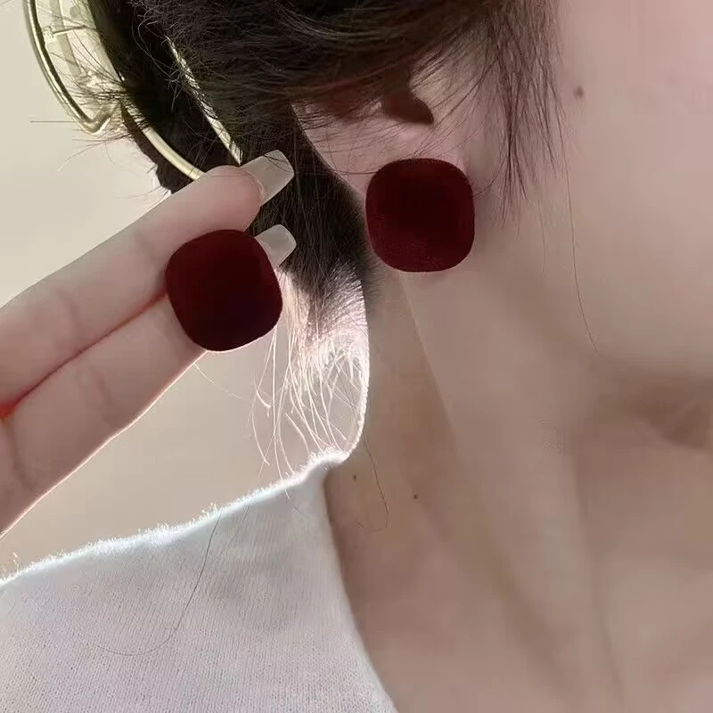 合金耳饰 秋冬植绒几何方形耳钉女气质复古港风耳环小众日常百搭
