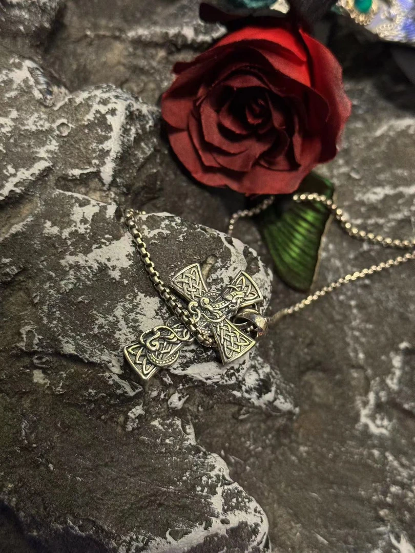 合金项链 【kk缠绕十字吊坠项链】国潮风发字嘻哈潮人街头百搭