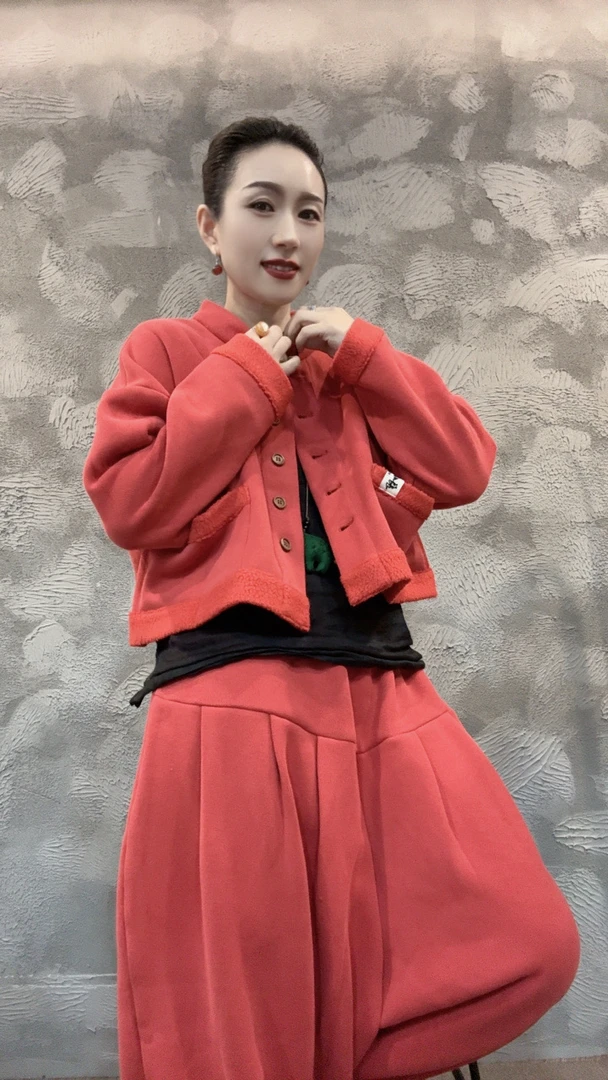 原创西瓜红摇粒绒小立领长袖代扣短开衫（定制款）