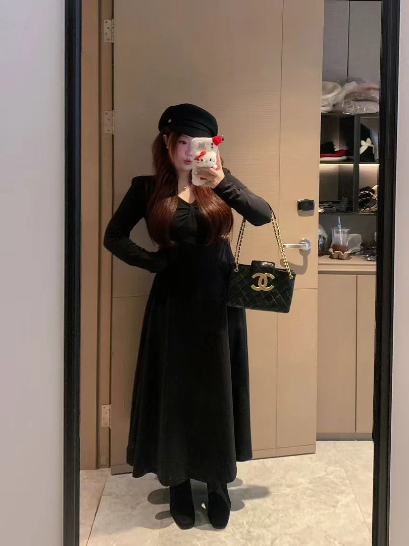 慧芝huizhi 娇柔美人 定制款 v领正肩收腰显瘦磨毛加厚打底裙