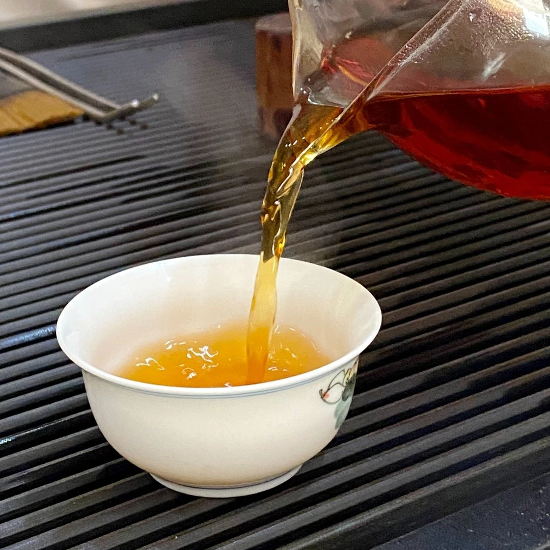 09年~云南景迈生态圆茶~云南大叶种晒青普洱生茶357g一饼