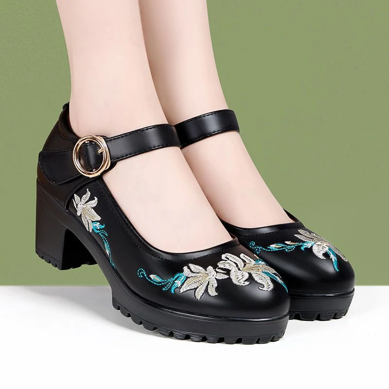 民族风粗跟厚底绣花鞋女软底模特旗袍走秀高跟鞋新中式刺绣汉服鞋