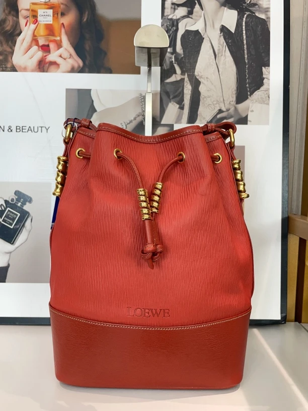 95新 LOEWE/罗意威 兔兔奢G专属/罗意威水桶包/230205091