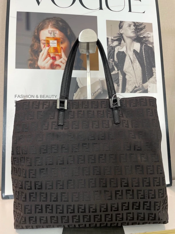 95新 FENDI/芬迪 兔兔奢/芬迪手提包/230318038
