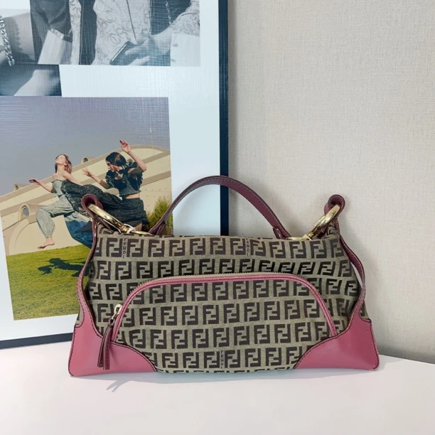 95新 FENDI/芬迪 兔兔奢/芬迪手提包/230316033