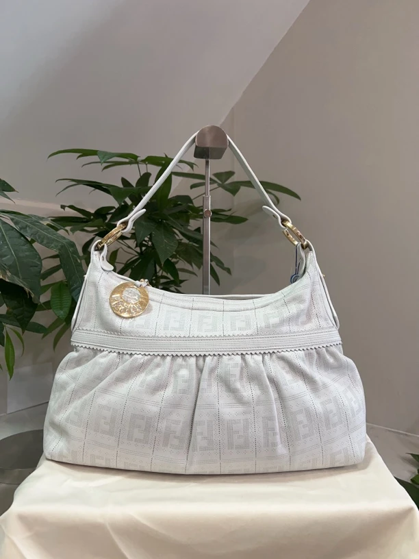 95新 FENDI/芬迪 兔兔奢/芬迪单肩包/230414055