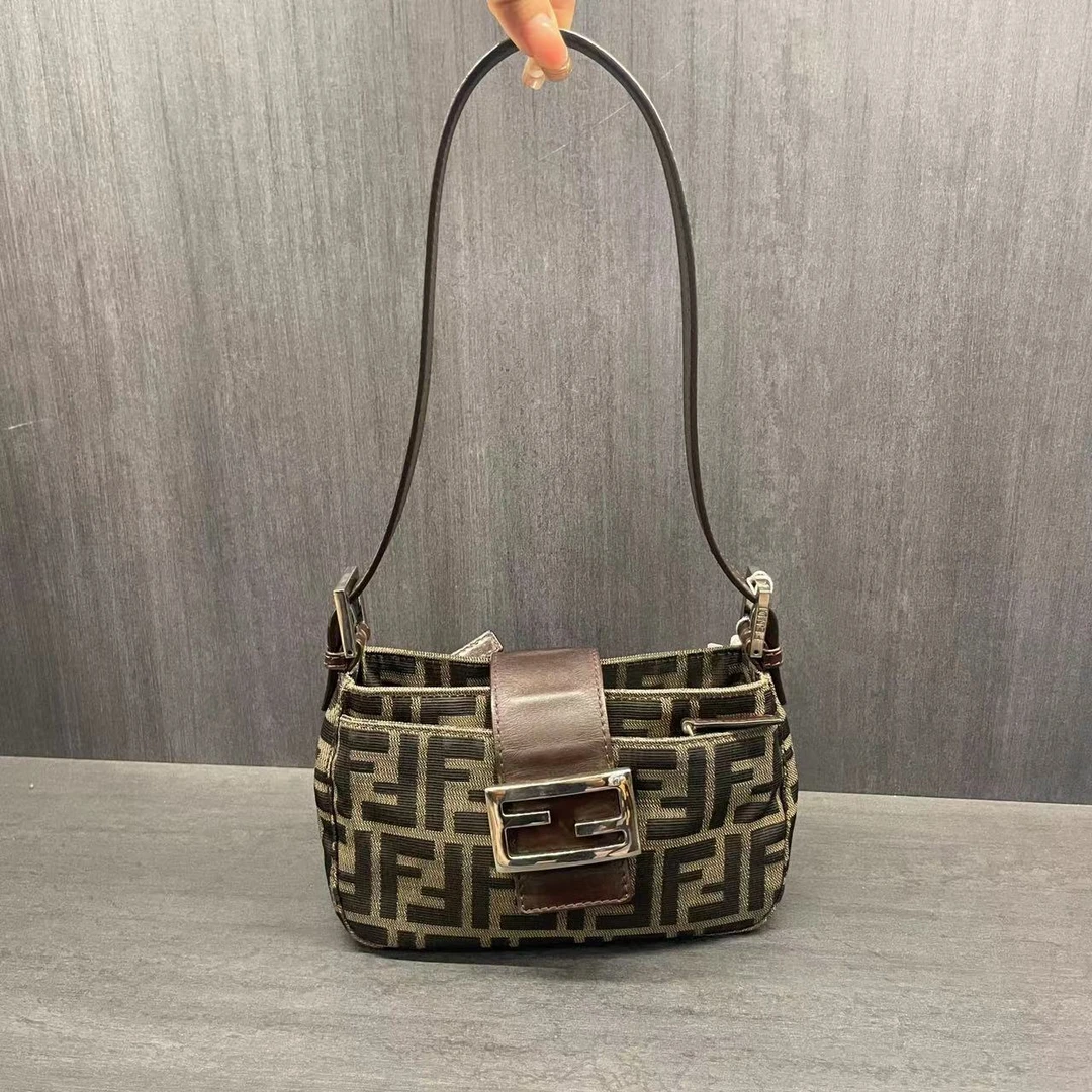 95新 FENDI/芬迪 小琪/芬迪小三明治单肩包/230508002