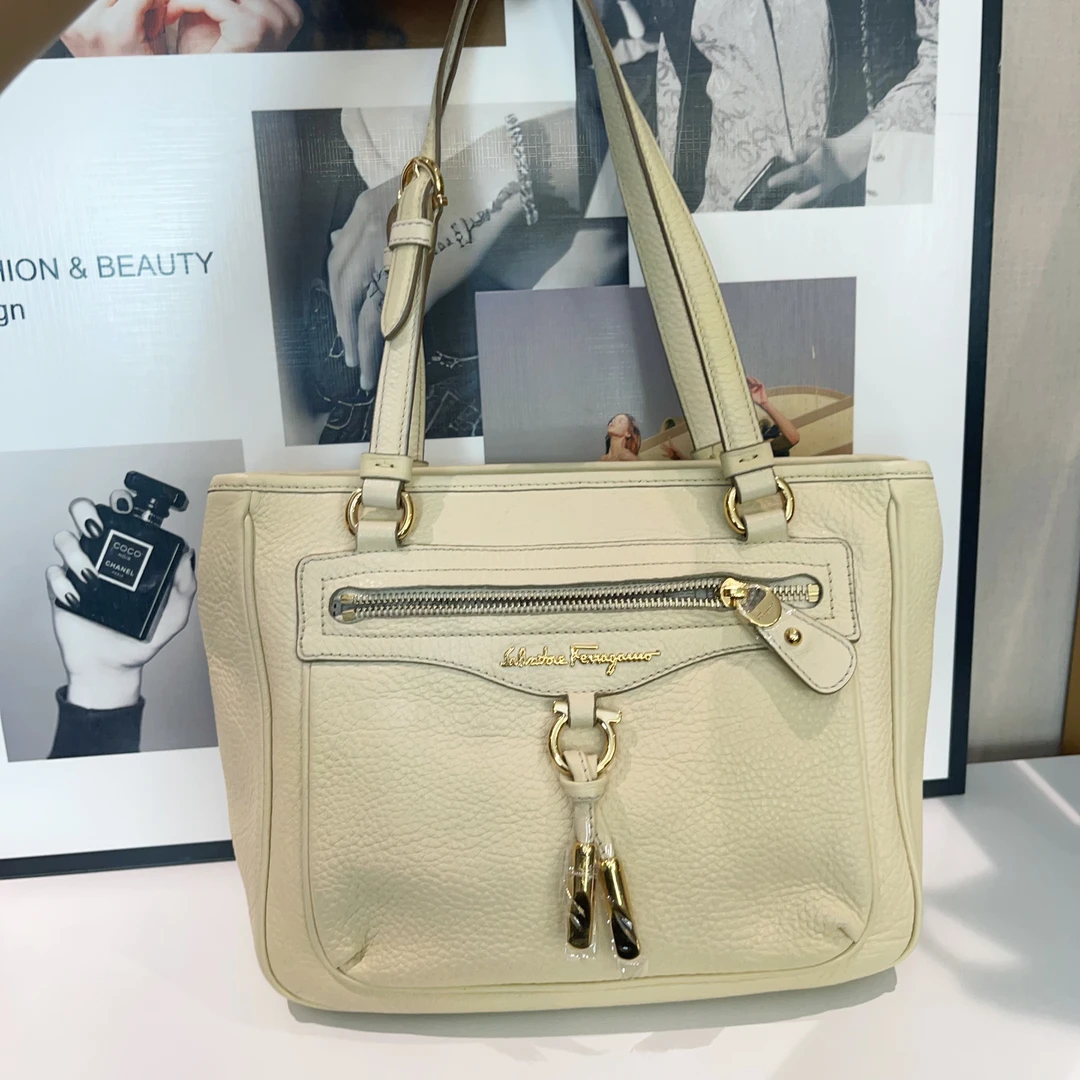 95新 FERRAGAMO/菲拉格慕 兔兔奢G专属/菲拉格慕单肩包/240330215