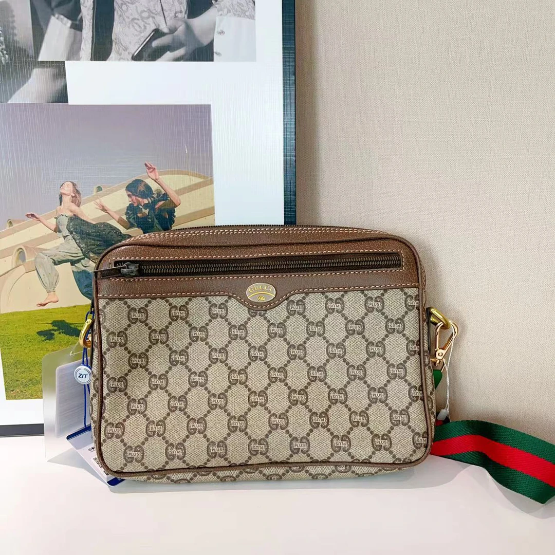95新 GUCCI/古驰 兔兔奢/古驰手拿洗漱包/24427002