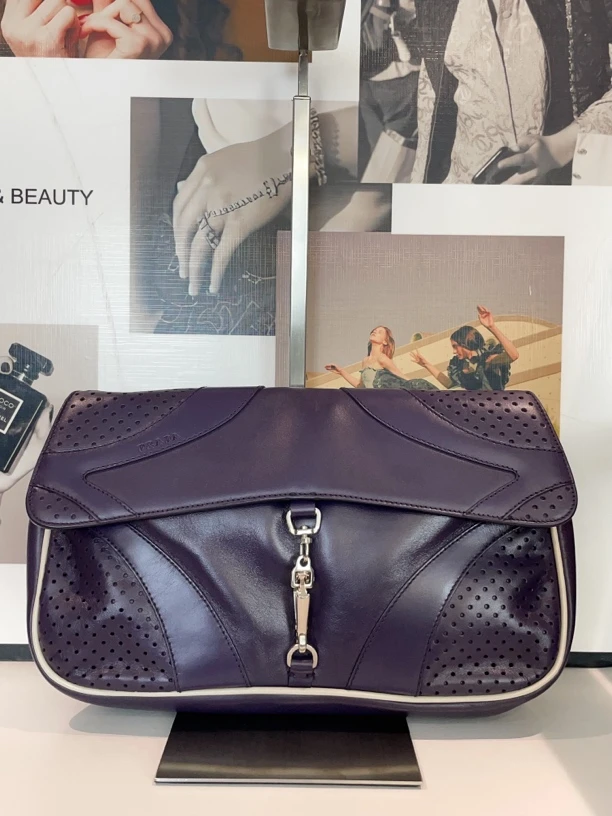 95新 Prada/普拉达 兔兔奢/普拉达单肩包230208074