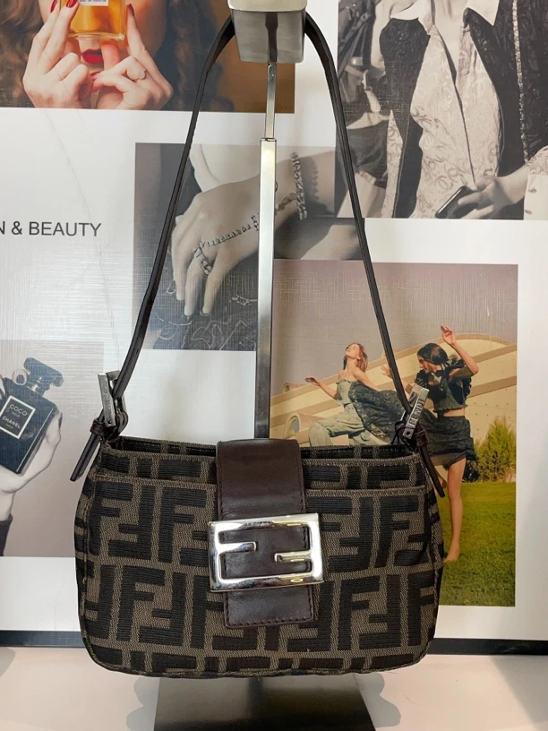 95新 FENDI/芬迪 兔兔奢/芬迪单肩包/230508002