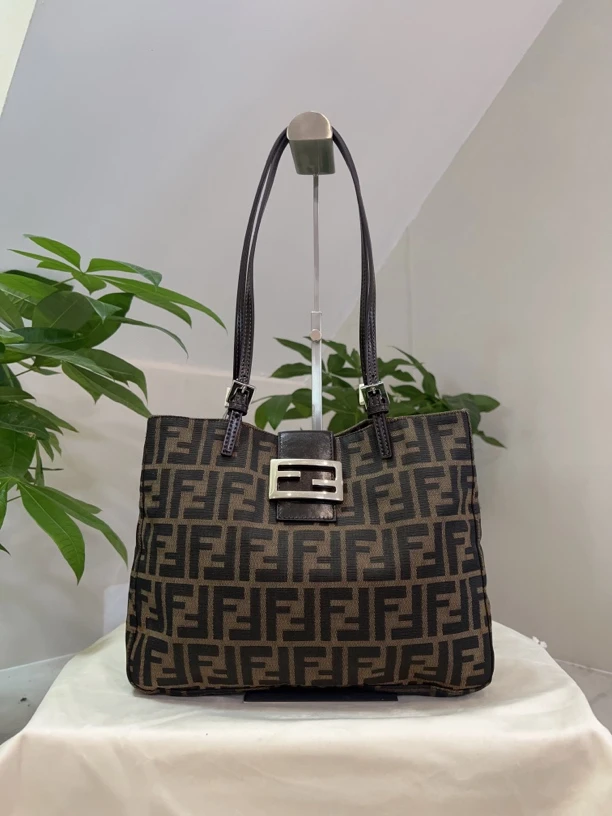 95新 FENDI/芬迪 兔兔奢G专属/芬迪单肩包/231015023-9