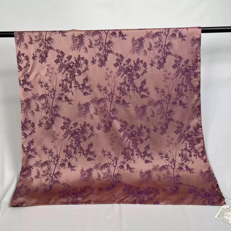 X3-380 (粉妆玉琢)  宋锦披肩140*140左右