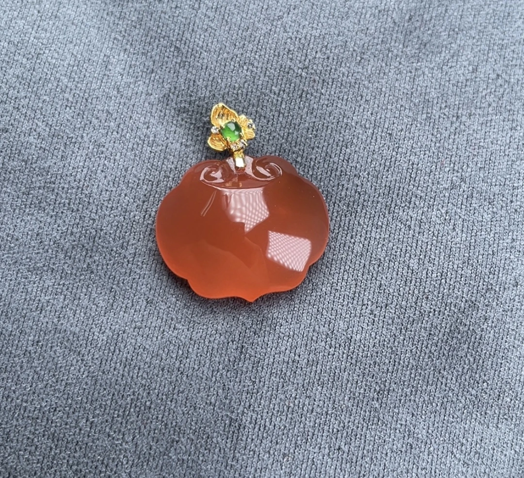 保山冰红平安如意锁18k订制款扣头镶嵌坠子