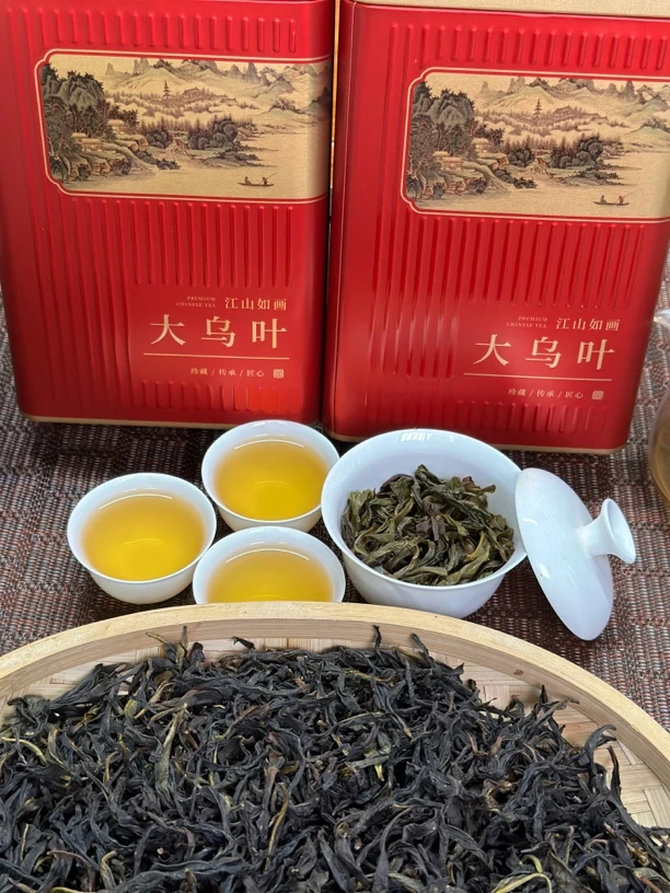 凤凰单丛 茶虎大乌叶 兰花香 中香甘醇爽口。