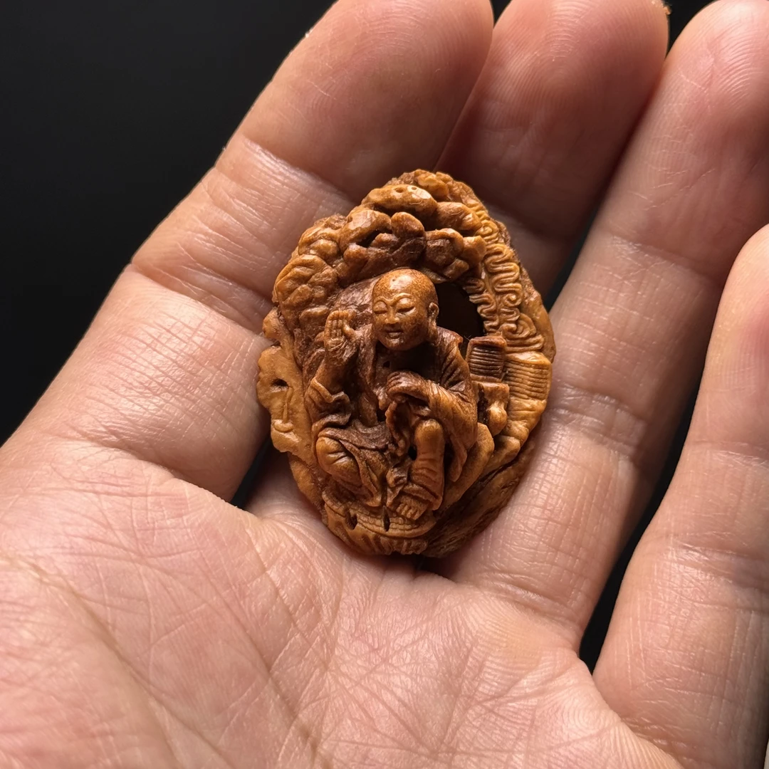 静思罗汉，桃核雕刻，纯手工制作