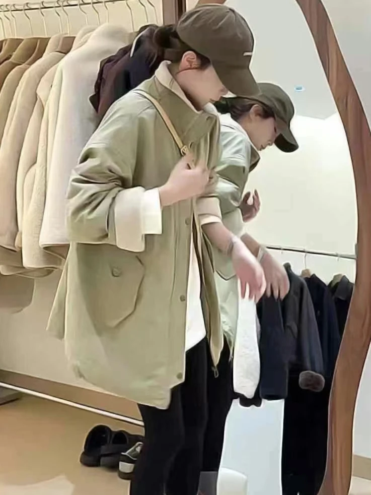 美式立领拼接羊羔毛加厚冲锋衣外套女2024秋冬新款宽松显瘦中长款